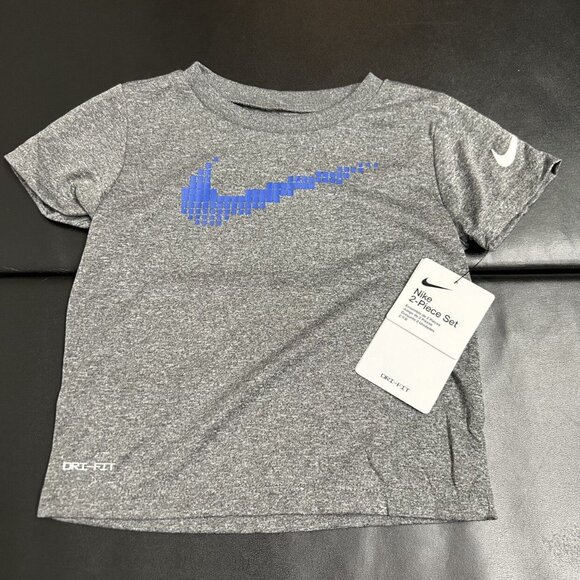 NWT Nike Athletic Set Baby Boys Size 18M - Picture 2 of 3